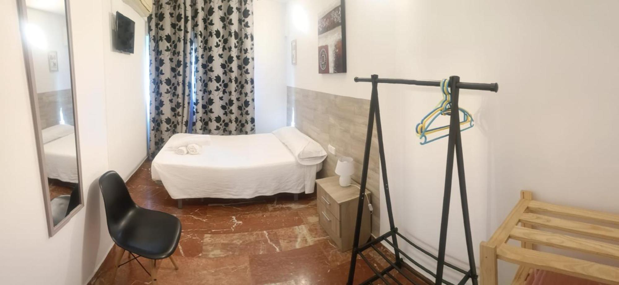 Hostal Nevot Granada Exterior photo