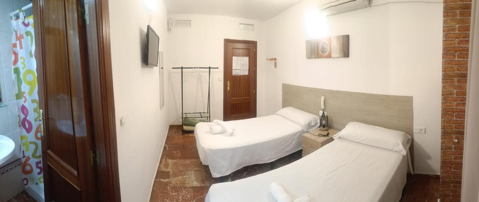 Hostal Nevot Granada Exterior photo