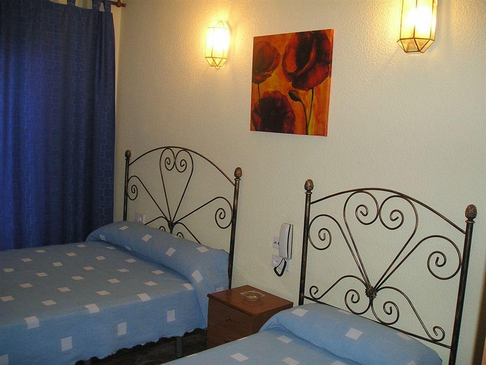 Hostal Nevot Granada Exterior photo