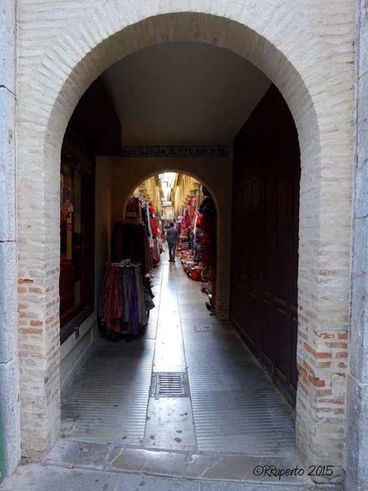 Hostal Nevot Granada Exterior photo