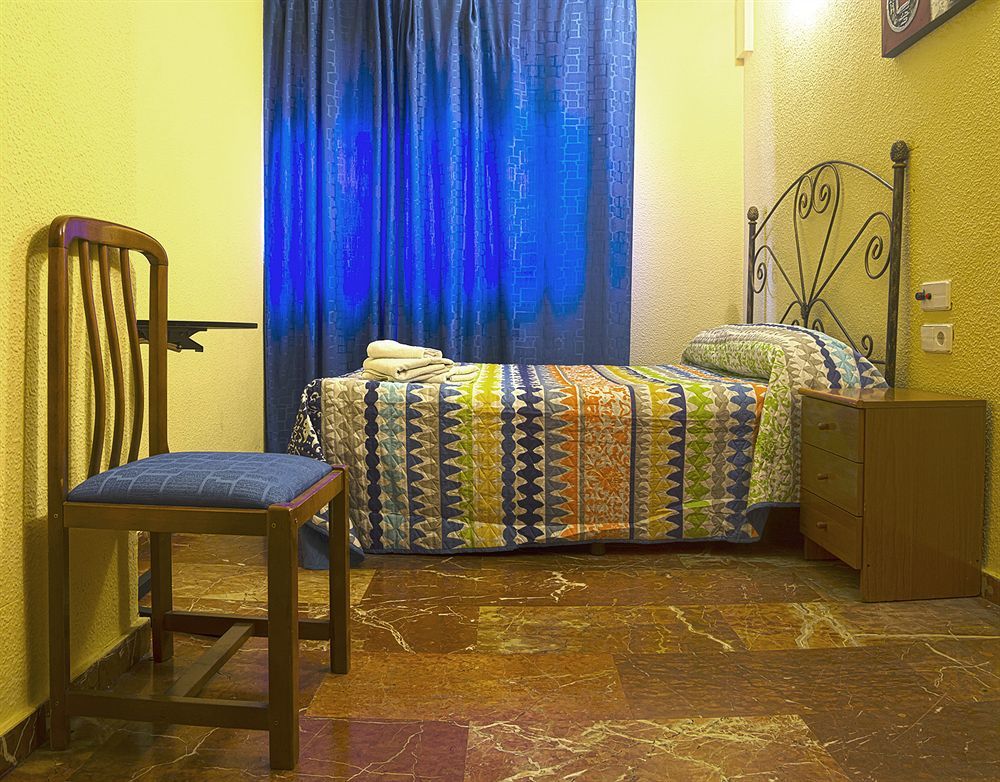 Hostal Nevot Granada Exterior photo